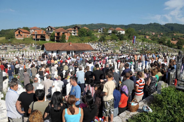 01bratunac