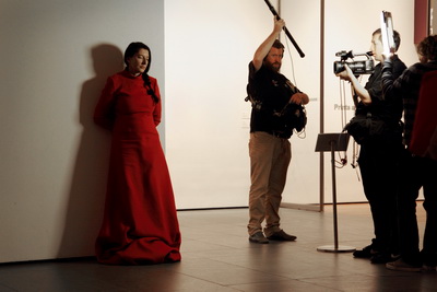 Marina-Abramovic-Umetnik-je-prisutan-MOMA