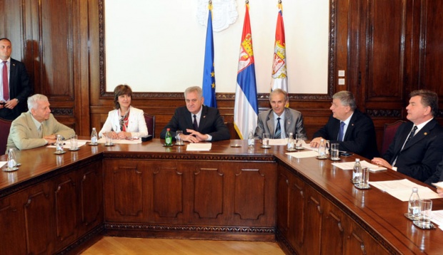 Nikolic-i-istaknuti-pojedin_620x0