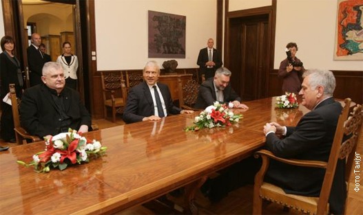 Nikolic-sa-delegacijom-NDS