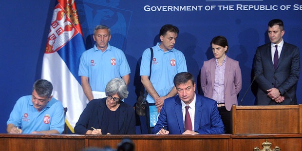 Vlada-Srbije-i-Fiat-ugovor