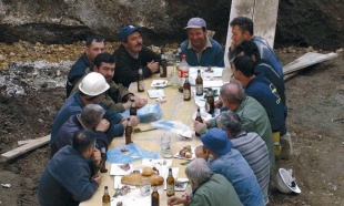 dru-radimo-sa-pola-snage_