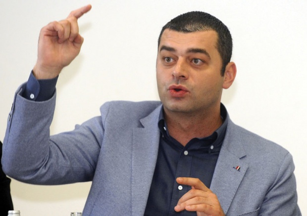 Auto-servis porodice Milanovic u El Pasu