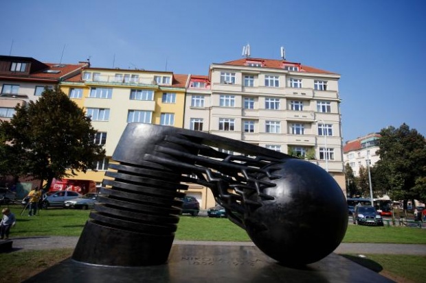 spomenik tesli